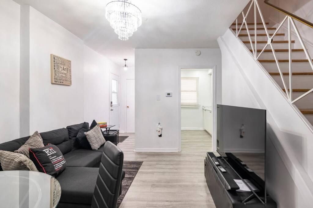 Harmony Home Near University Of Ватерлоо Экстерьер фото